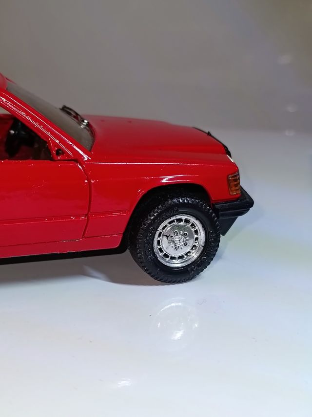 MERCEDES BENZ 190E 1/24 BURAGO MODELO MERCEDES BE