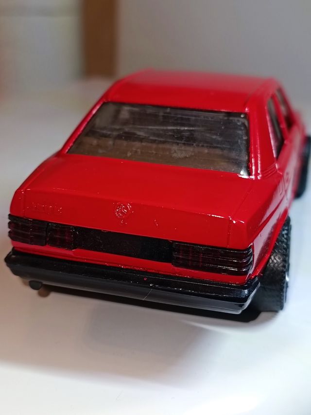 MERCEDES BENZ 190E 1/24 BURAGO MODELO MERCEDES BE