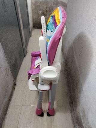 Trona Chicco, en buen estado.