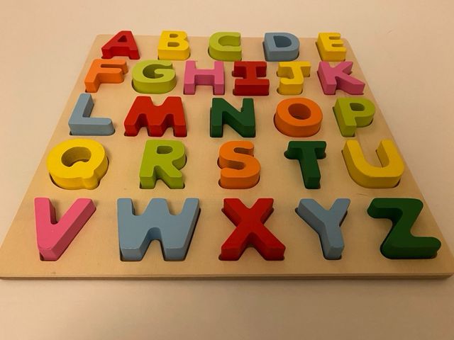 Puzzle de letras de madera