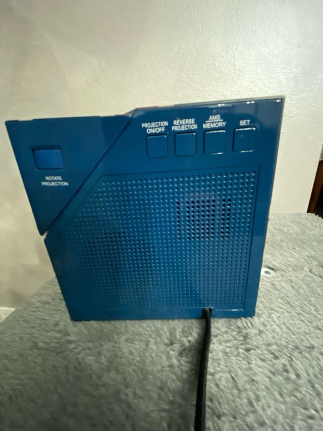 Radiosveglia con Proiettore