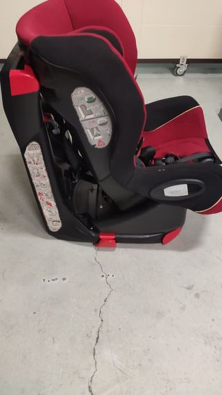 Seggiolino auto bebè Axxis girevole