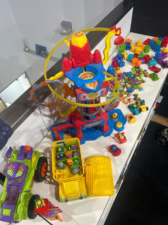 Conjunto superzings y zomlings