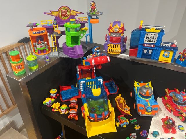 Conjunto superzings y zomlings