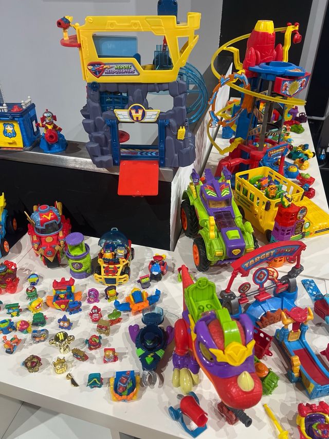 Conjunto superzings y zomlings