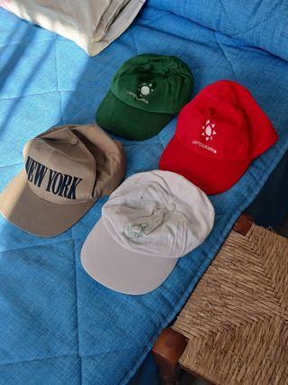 Lote Gorras de Colección, 12 euros.
