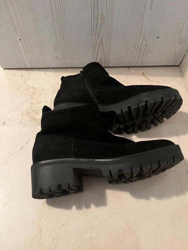 Botas negras con plataforma de Maripaz