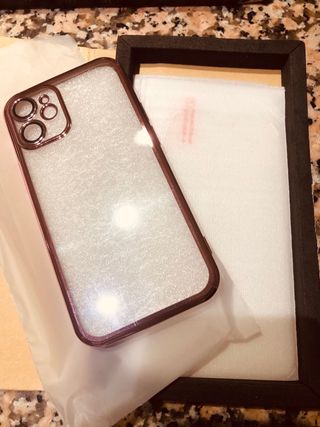 Nuevo Iphone 12 mini Funda y 4 protectores 