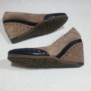 Zapato de ante en topo y azul marino