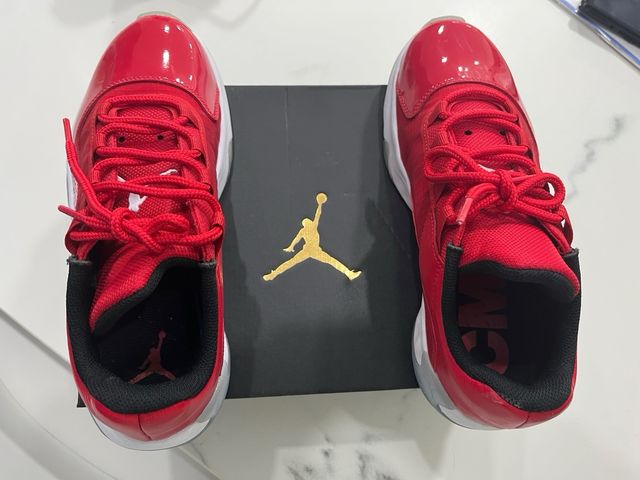 Jordan 11 CMFT Low University Rosso