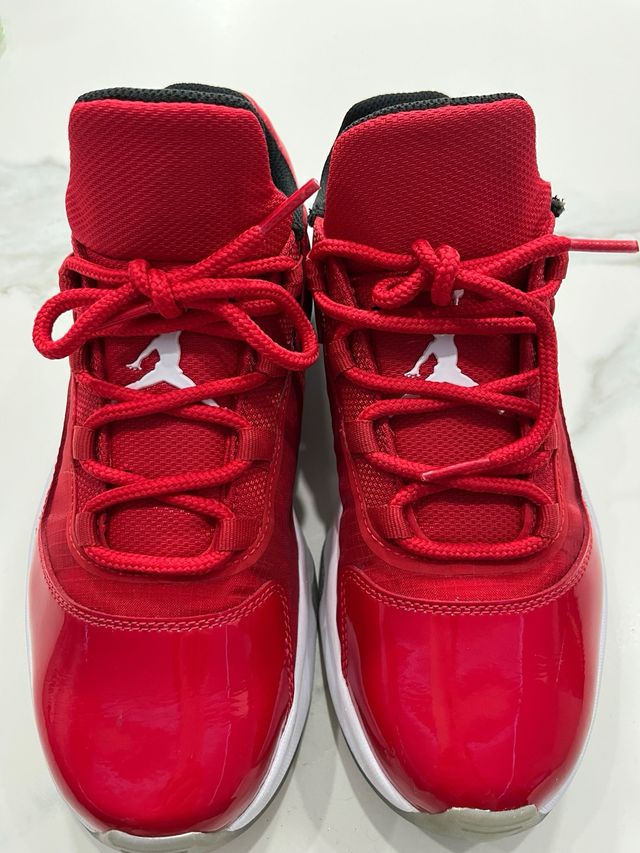 Jordan 11 CMFT Low University Rosso