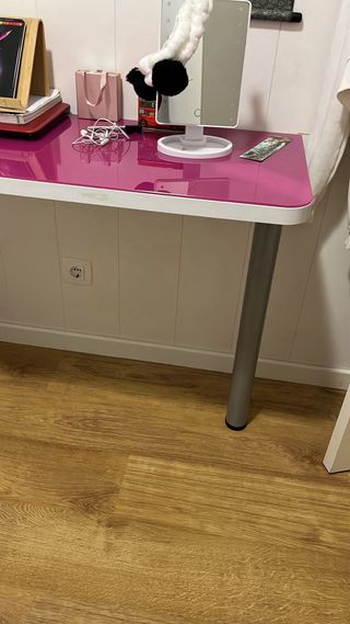 Escritorio y cajonera