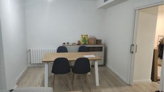 Mesa comedor roble/beige con extensiones