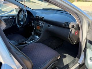 Mercedes-Benz Clase C 2004