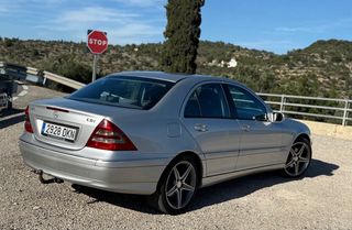 Mercedes-Benz Clase C 2004