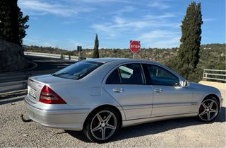 Mercedes-Benz Clase C 2004