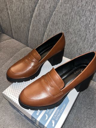 scarpe con tacco quadrato