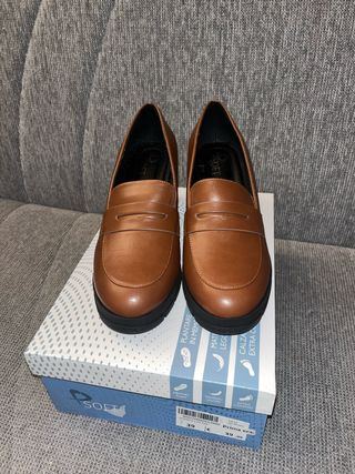 scarpe con tacco quadrato