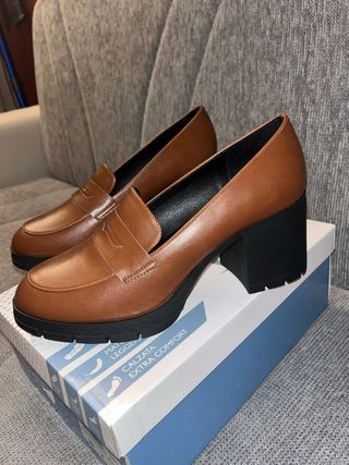 scarpe con tacco quadrato