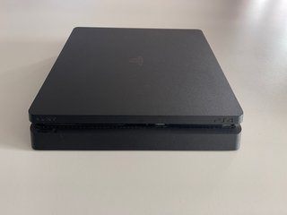 PS4 en su caja