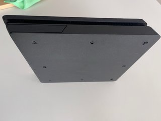 PS4 en su caja