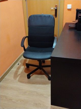 Conjunto Ikea (Escritorio Malm  y silla) 151x65