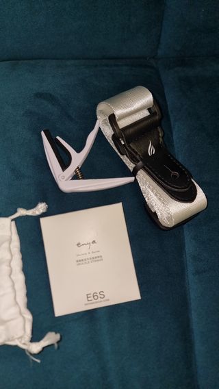 Ukelele enya nova-u/wh blanco