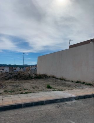 Solar de 72 metros, casa, jardin, vistas tranquilo