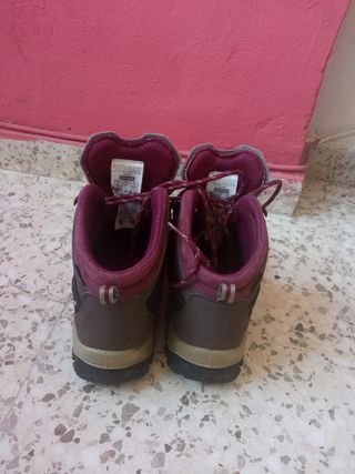 Botas de montaña Quechua talla 40