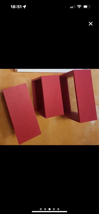 Cubos rojos pared ikea