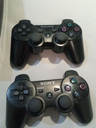 Playstation 3 FAT y dos mandos original