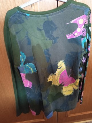 2 Camisetas Desigual. Niña Talla 9-10