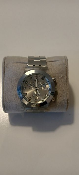 Relojes Lacoste y Swatch