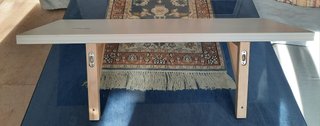 2 baldas blancas con soportes madera