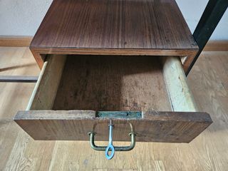 Scrivania industriale vintage in formica