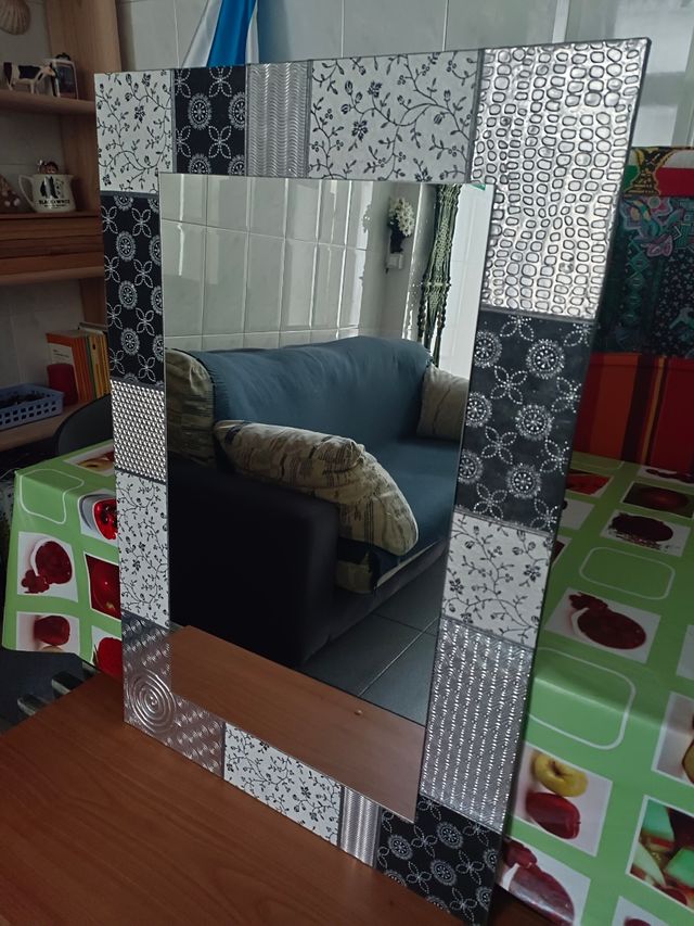 ESPEJO DECORATIVO IMPECABLE.