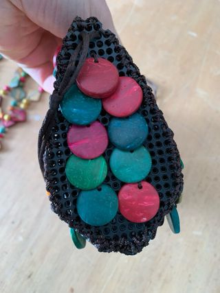 Bolso y collar cuentas madera