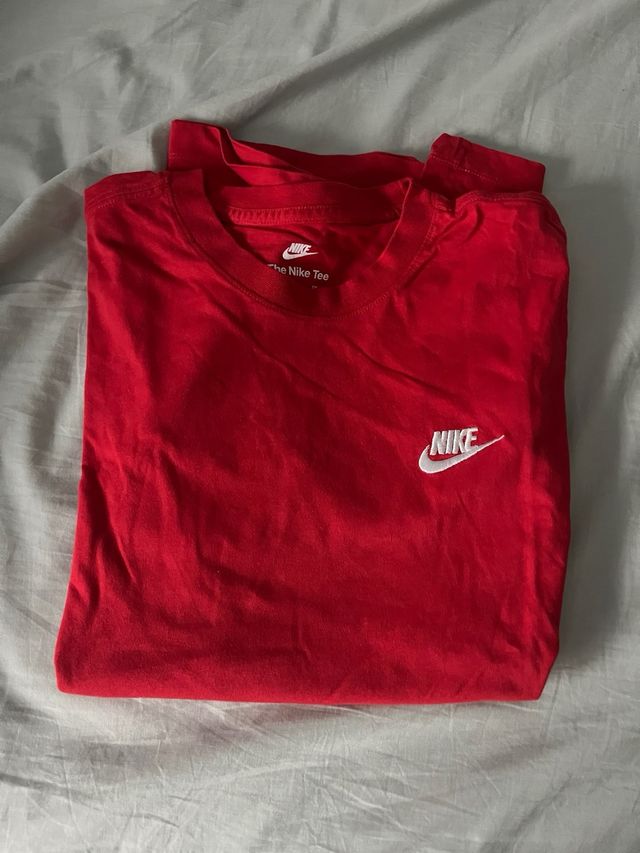 Camiseta roja nike tee