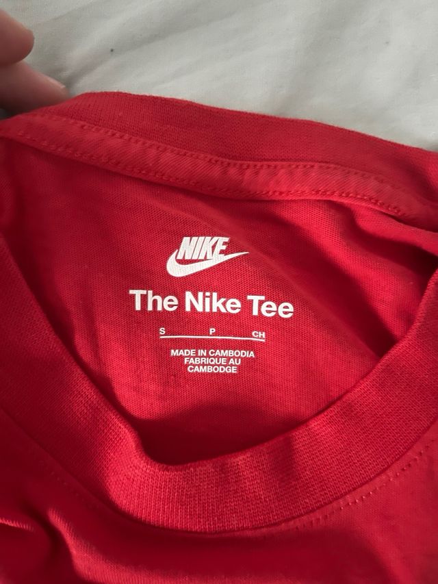 Camiseta roja nike tee