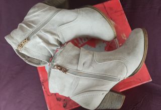 Botines antelina flecos Xti