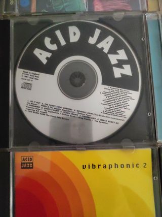 CDs varios (13 albumes)
+ Iggy pop(1 cd)