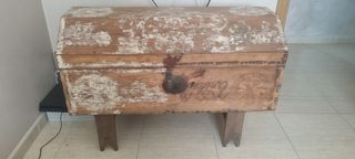 Baul sin patas para restaurar