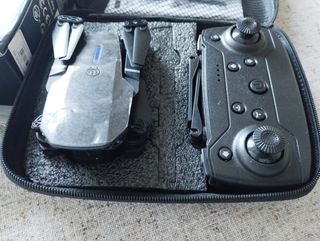 Drone con fotocamera