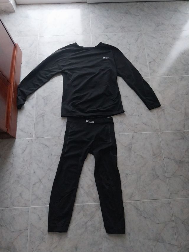 Pantalón y camiseta térmica Neak Peak