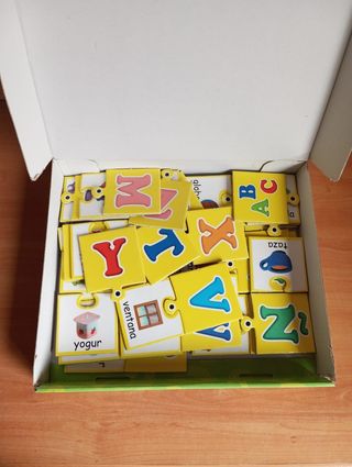 Associazione delle lettere dell'alfabeto Dominó