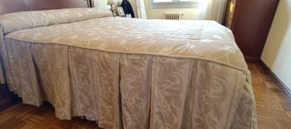 Elegante Colcha de 1,35 cm. X190cm beig