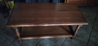 Mesa rústica pequeña