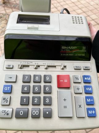 Calcolatrice sharp professionale