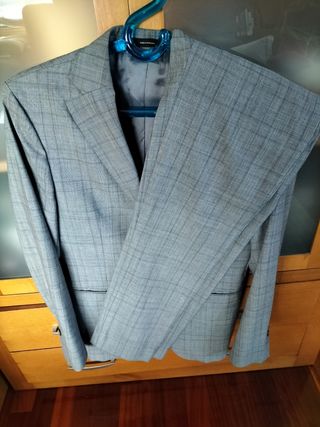 Traje chico Massimo Dutti