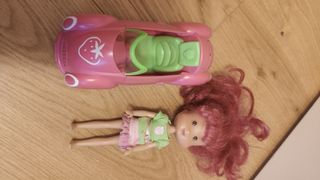 Coche y muñeca de Tarta de Fresa